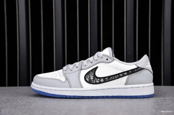 TBkick CN8607-002 1 shoe X LOW (DR OG box) DR JORDAN 0603